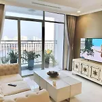 The Suite Landmark City View