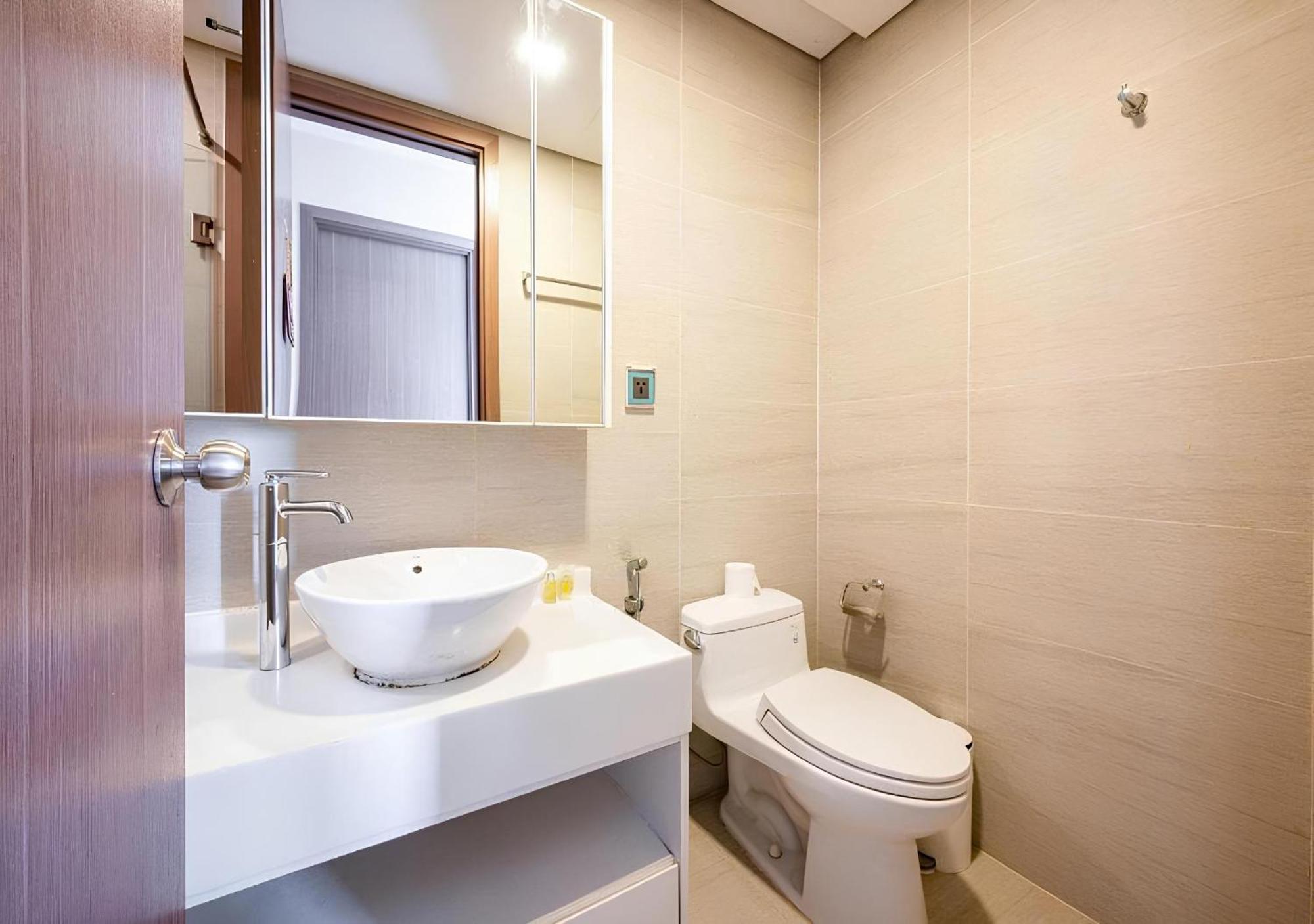 The Landmark View Apartment *